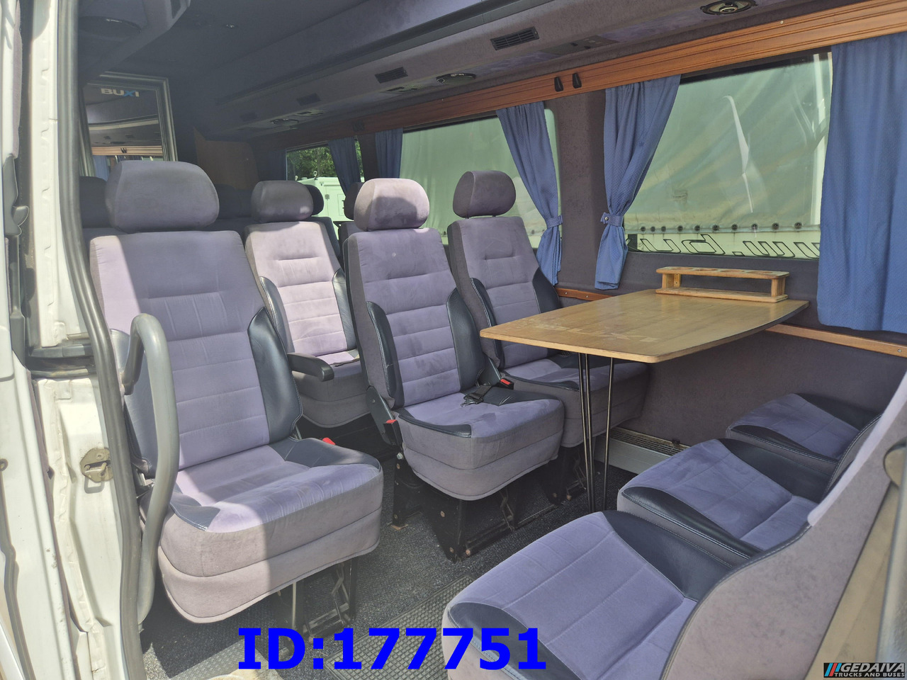 Pullman MERCEDES-BENZ Sprinter 518 - VIP - 17-seater: foto 20