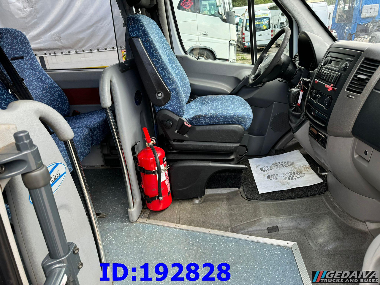 Pullman MERCEDES-BENZ Sprinter 519 - 17 place - Euro5: foto 16