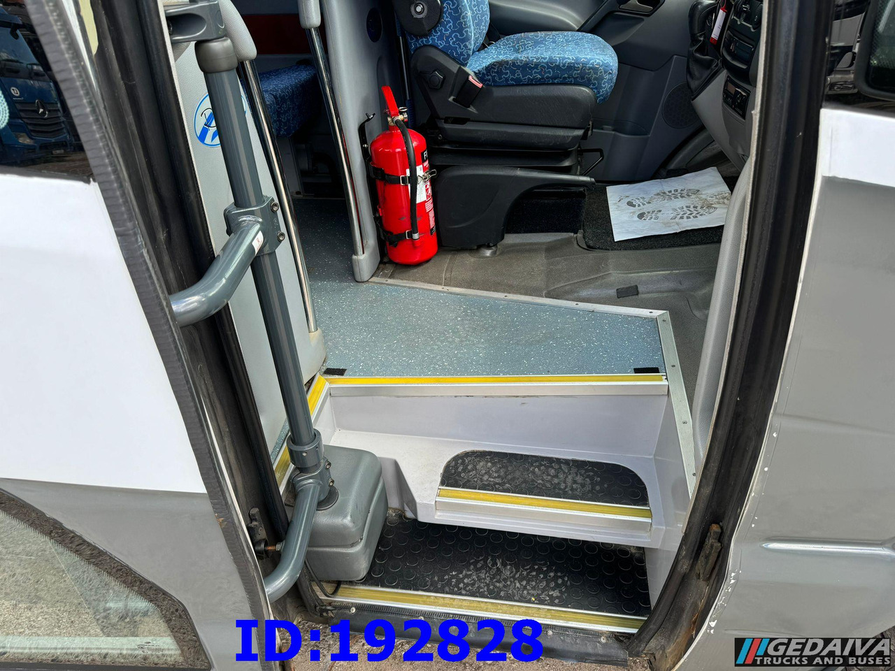 Pullman MERCEDES-BENZ Sprinter 519 - 17 place - Euro5: foto 15