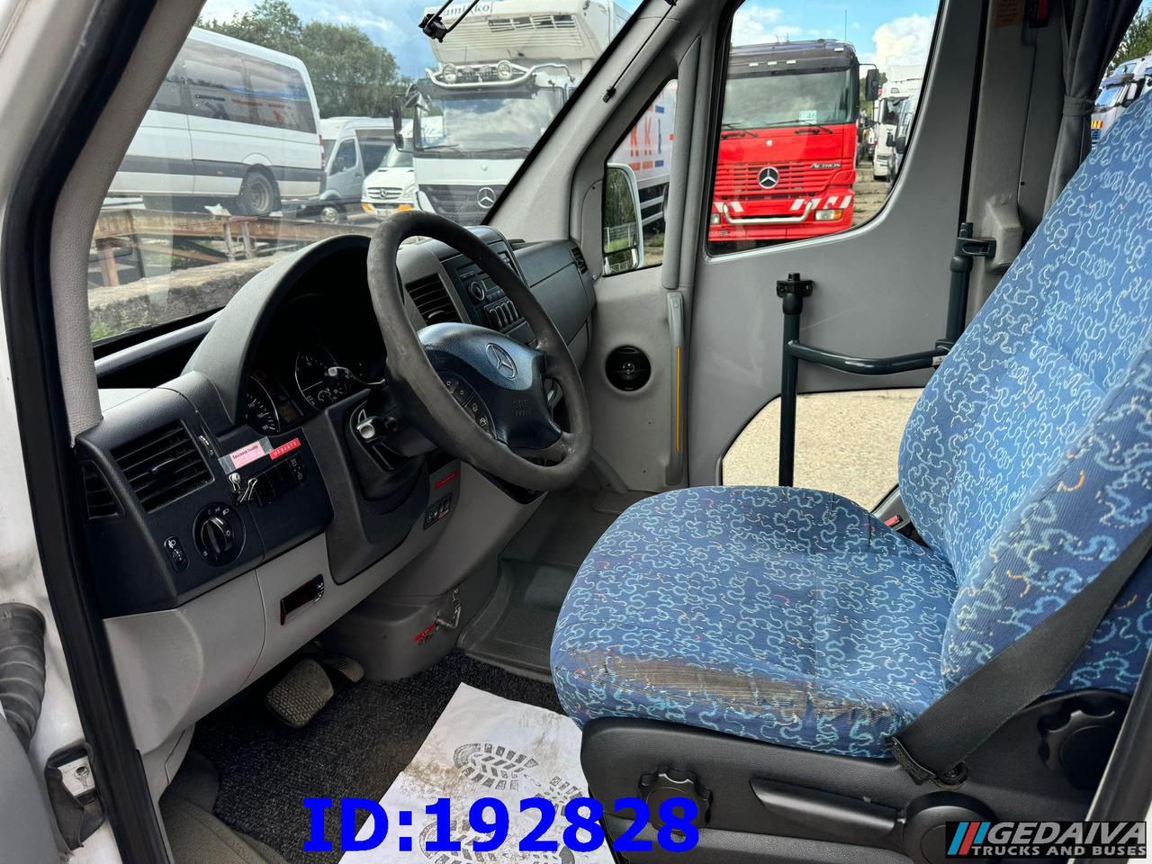 Pullman MERCEDES-BENZ Sprinter 519 - 17 place - Euro5: foto 8