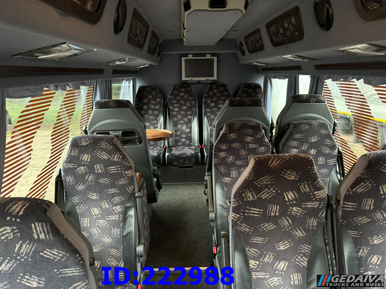 Pullman MERCEDES-BENZ Sprinter 519 VIP - 17 Seater: foto 17