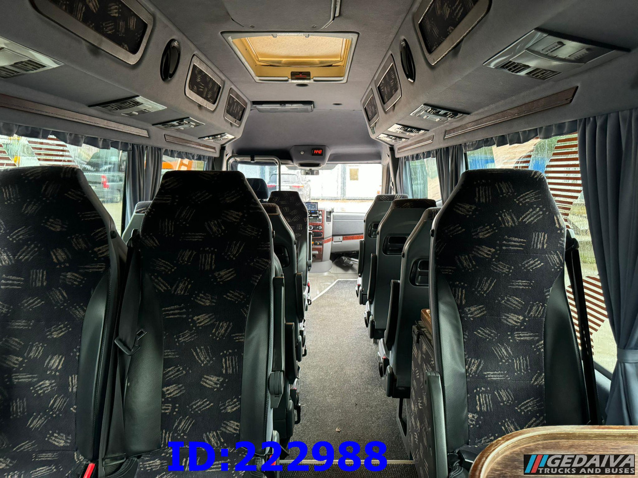 Pullman MERCEDES-BENZ Sprinter 519 VIP - 17 Seater: foto 12