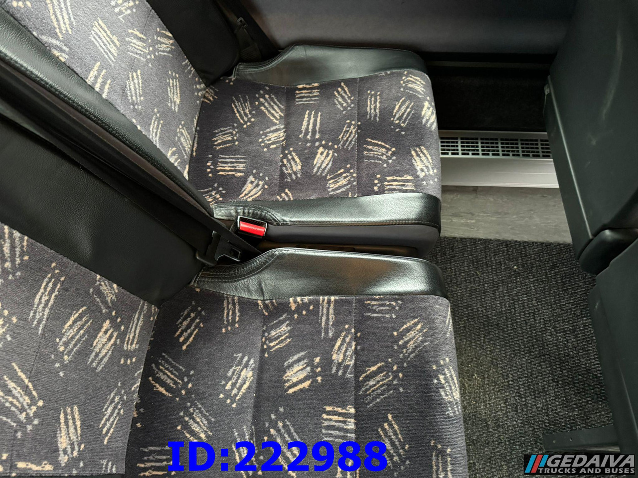 Pullman MERCEDES-BENZ Sprinter 519 VIP - 17 Seater: foto 16