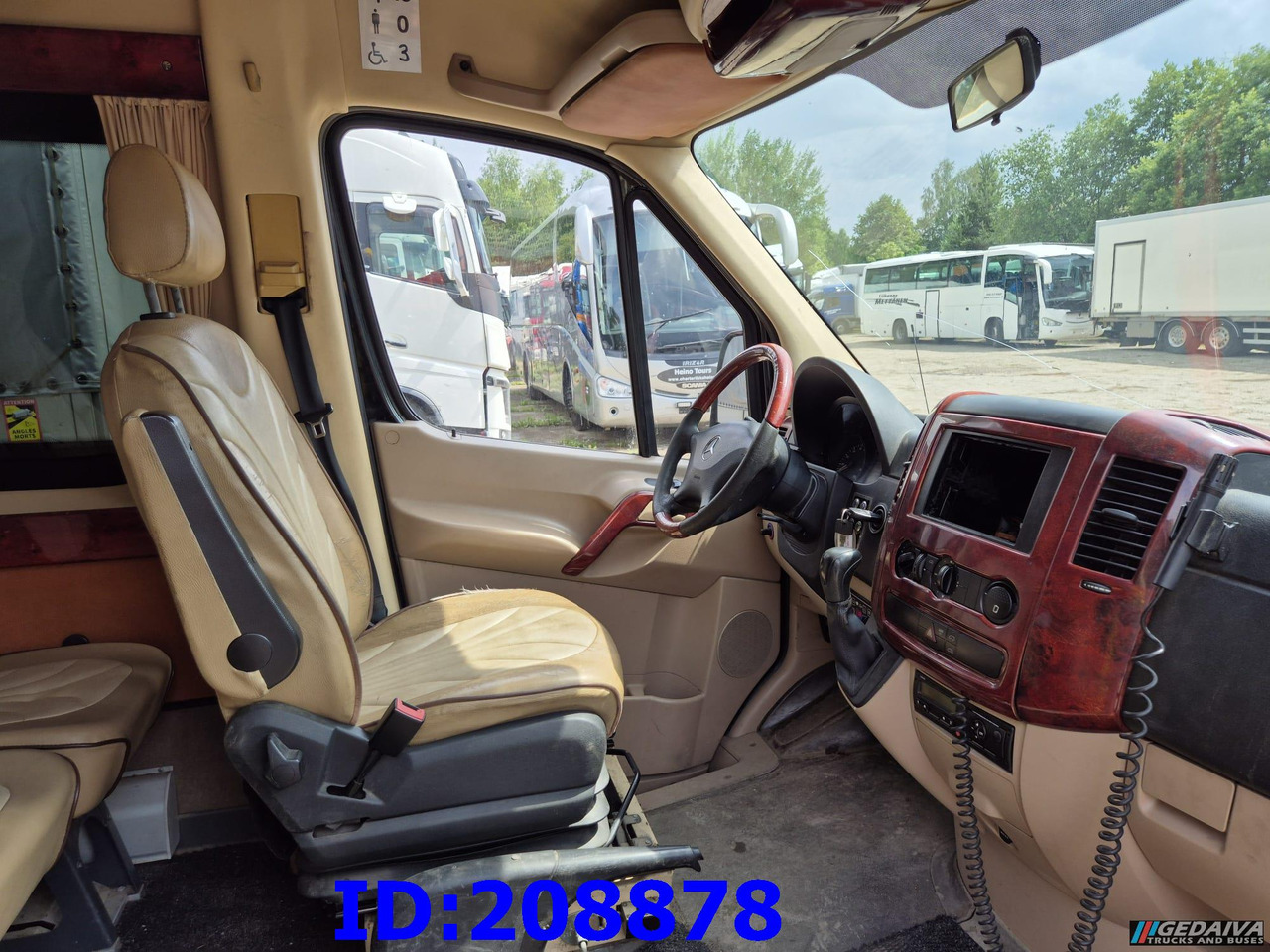 Pullman MERCEDES-BENZ Sprinter 519 -VIP- 17 places: foto 15