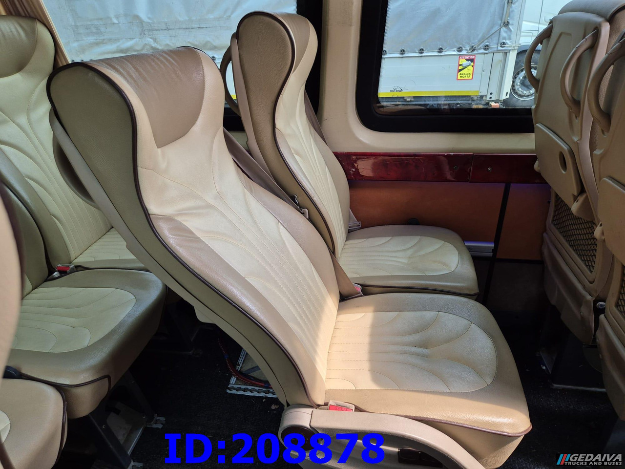 Pullman MERCEDES-BENZ Sprinter 519 -VIP- 17 places: foto 23