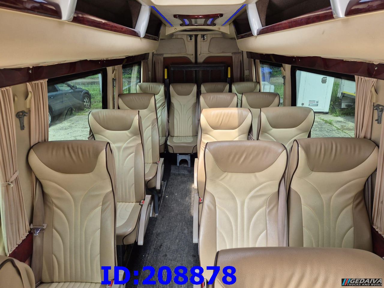 Pullman MERCEDES-BENZ Sprinter 519 -VIP- 17 places: foto 17