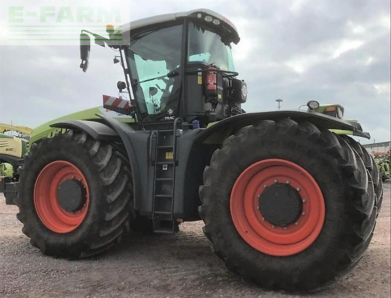 Trattore CLAAS xerion 4200 trac TRAC: foto 6