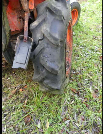 Trattore Mini tracteur agricole (pour pièces) Kubota B2400D: foto 6