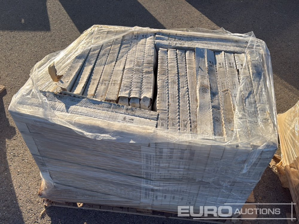 Attrezzatura da costruzione Pallet of Tiles (4 Of): foto 7