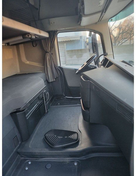 Cabina e interni per Camion Volvo FH: foto 13