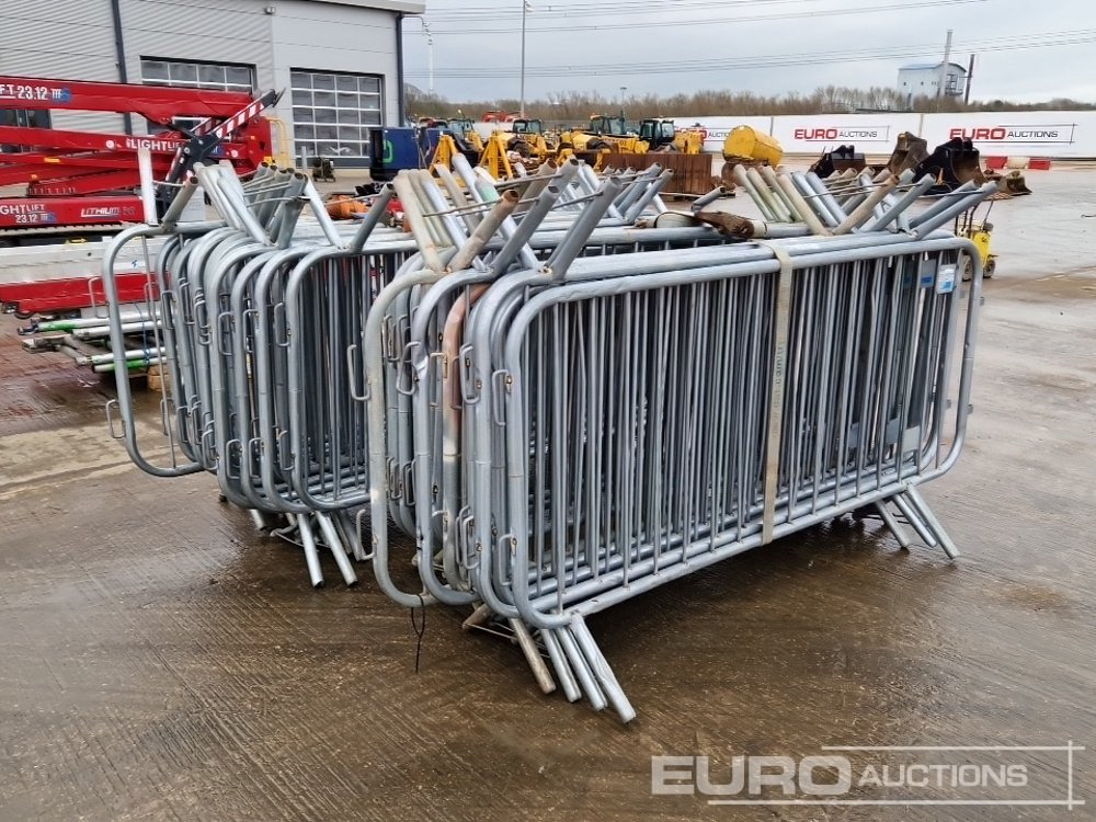 Attrezzatura da costruzione Bundle of Metal Pedestrian Safety Barriers (2 of): foto 7