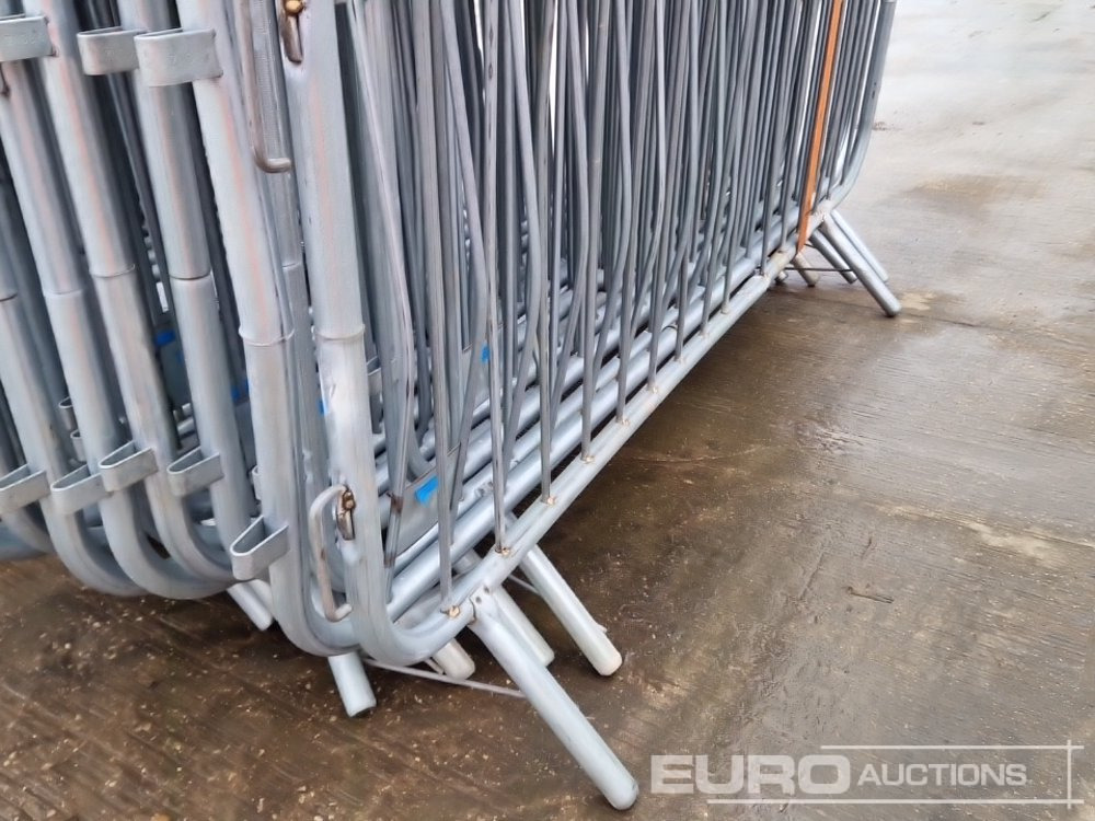 Attrezzatura da costruzione Bundle of Metal Pedestrian Safety Barriers (2 of): foto 13