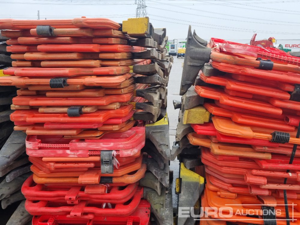 Attrezzatura da costruzione Bundle of Tracking Boards (3 of), Bundle of Plastic Pedestrian Safery Barriers (2 of): foto 21