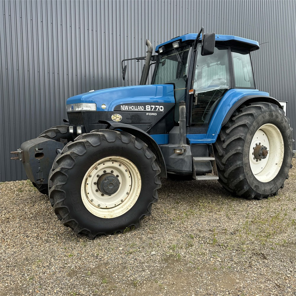 Trattore New Holland 8770: foto 6