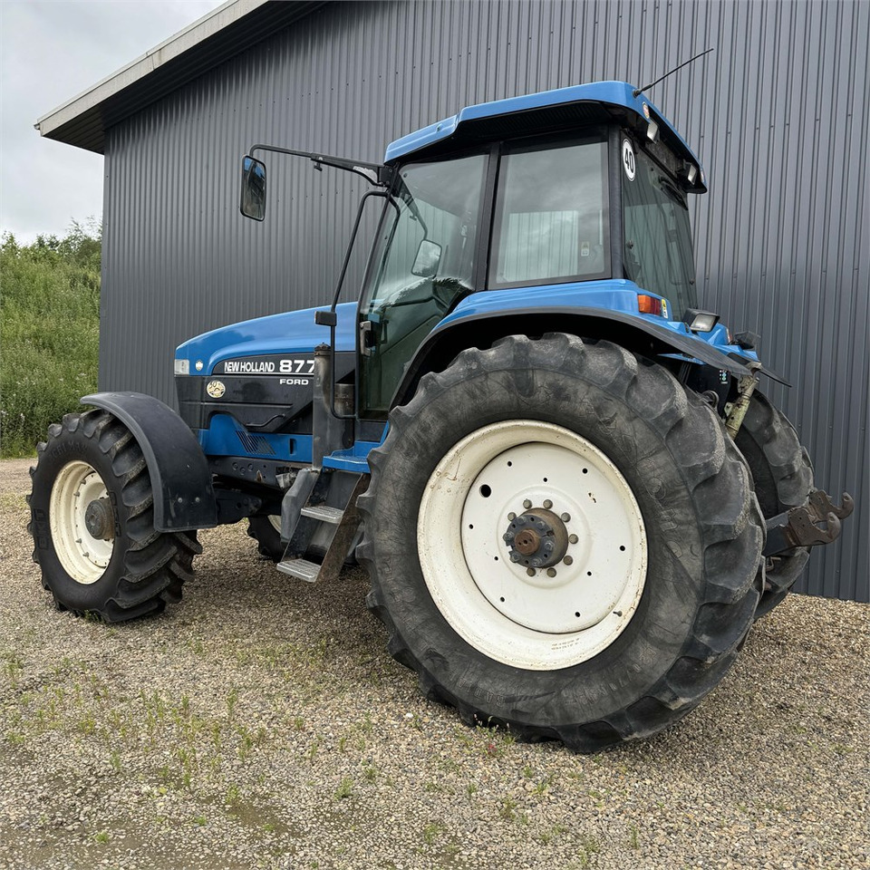 Trattore New Holland 8770: foto 8