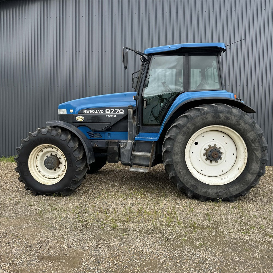 Trattore New Holland 8770: foto 7